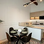Seafront Balcony 아파트 슬리에마