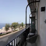 아파트 Seafront Balcony 슬리에마