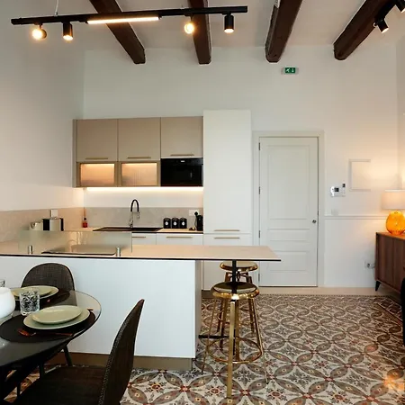 Seafront Balcony Apartman *