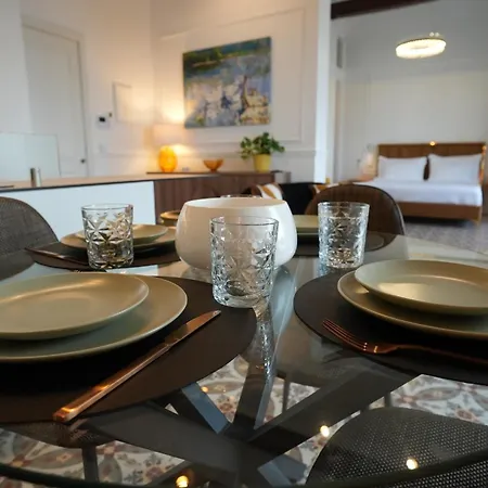 Seafront Balcony Apartman *