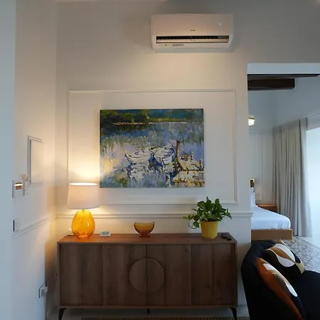 Seafront Balcony Apartment Sliema