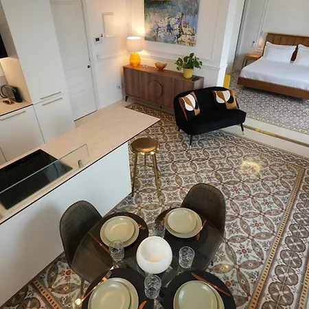 Apartment Seafront Balcony *