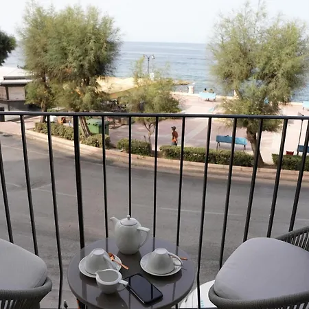 Seafront Balcony Apartman *