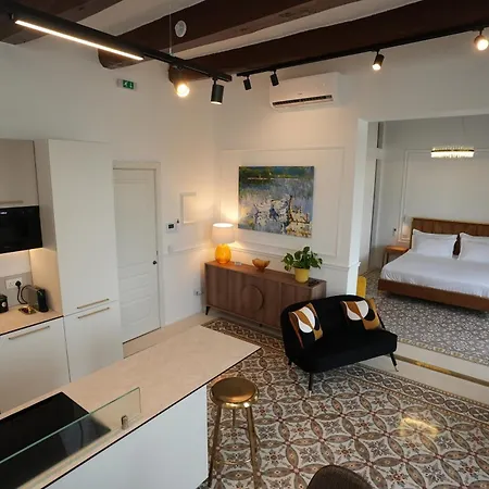 Seafront Balcony Apartman *