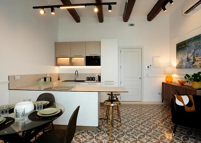 Seafront Balcony Apartman *