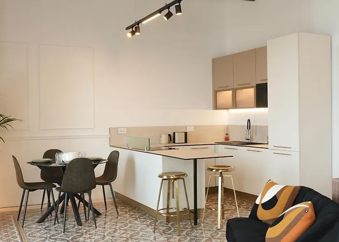 Seafront Balcony * 슬리에마