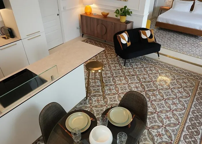 Apartment Seafront Balcony *