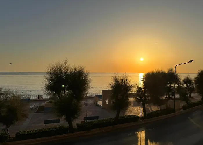 아파트 Seafront Balcony 슬리에마