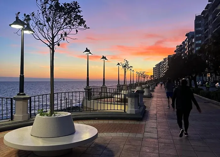 Seafront Balcony 아파트
